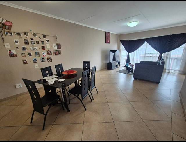 3 BEDROOM TOWNHOUSE FOR SALE IN BRACKENDOWNS